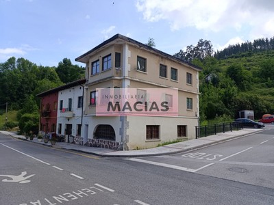 Piso en venta en Munitibar, con 3 dormitorios, baño y balcón