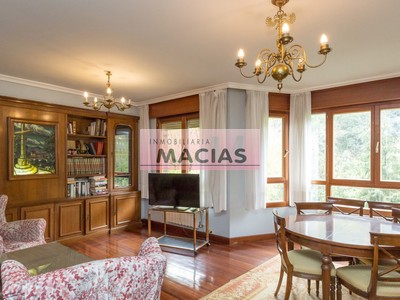 Duplex en venta en Gernika-lumo, Centro, con 4 dormitorios, 2 baños, plaza de garaje, trastero, balcón y terraza