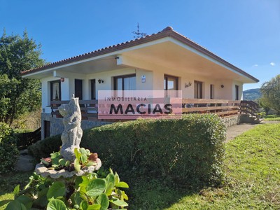 Chalet en venta en Morga, Morgakoene, con 3 dormitorios, 3 baños, 2 aseos, 2 plazas de garaje, trastero, balcón, terraza y terreno