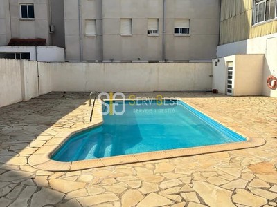 Piso en venta en Amposta, con 3 dormitorios, 2 baños y 2 terrazas