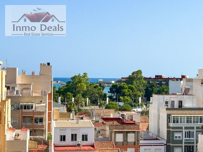 Ático en venta en Torrevieja, Parque De Las Naciones, con 3 dormitorios, 2 baños y balcón