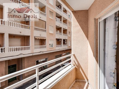 Piso en venta en Torrevieja, Antonio Machado, con 1 dormitorio, baño, balcón y terraza