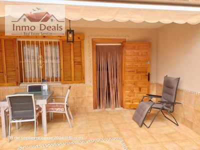 Bungalow en venta en Torrevieja, Playa Naufrgos, con 3 dormitorios, 2 baños y balcón