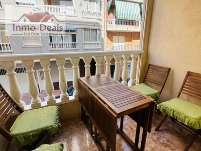 Apartamento en venta en Torrevieja, Playa Del Cura, con 2 dormitorios, baño, balcón y terraza