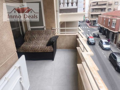 Apartamento en venta en Torrevieja, Puerto Deportivo, con 2 dormitorios, baño y balcón