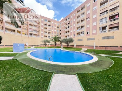 Ático en venta en Torrevieja, Playa Acequion, con 2 dormitorios y baño