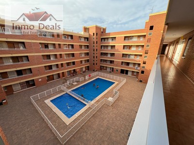 Apartamento en venta en Torrevieja, Playa Naufrgos, con 2 dormitorios, baño, balcón y terraza