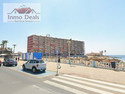 Apartamento en venta en Torrevieja, Playa De Los Locos, con 2 dormitorios, baño, trastero, balcón y terraza