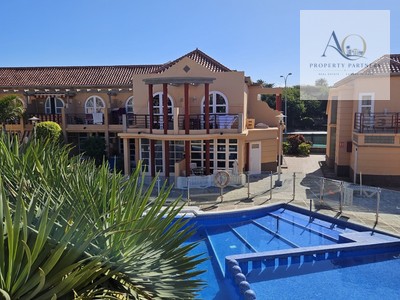 Bungalow en venta en Maspalomas, con 1 dormitorio, baño, aseo, balcón y 2 terrazas