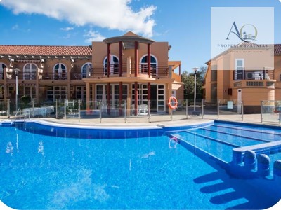 Bungalow en venta en Maspalomas, con 2 dormitorios, baño, aseo, plaza de garaje, balcón y terraza