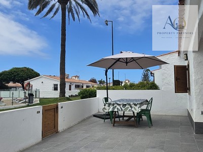 Bungalow en alquiler temporal en Maspalomas, Playa Del Ingles, con 2 dormitorios, baño y terraza