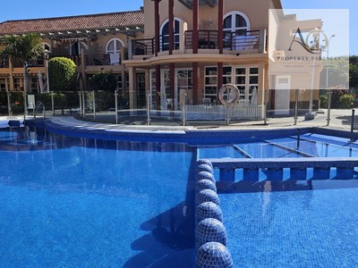 Adosado en alquiler en Maspalomas, con 1 dormitorio, baño, plaza de garaje, balcón y terraza