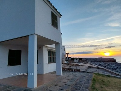 Adosado en venta en Ciutadella, Cala Blanca, con 3 dormitorios, 2 baños, plaza de garaje y terraza