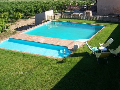 Hotel en venta en Benissanet, Tarragona, Cataluña - 550 m², 8 dormitorios y 8 baños -Inversión