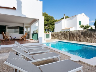 Chalet de Lujo en Coves Noves – Privacidad, Elegancia y Piscina Privada