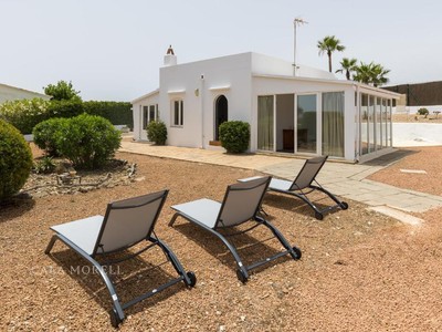 Chalet con Licencia Turística y Proyecto de Ampliación en Cala Llonga – Inversión en Menorca