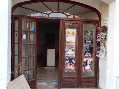 Local comercial en venta en el Puerto de Mahón – Ideal inversión en zona de alto tránsito