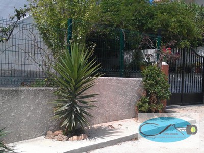 Chalet en venta en Alcanar-platja, Montecarlo, con 3 dormitorios, baño, plaza de garaje, trastero, terraza y terreno