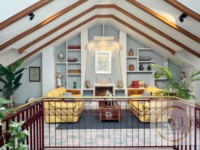 Chalet en venta en Jaen, Urbanizacion, con 5 dormitorios, 6 baños, 3 plazas de garaje, trastero, balcón y terraza