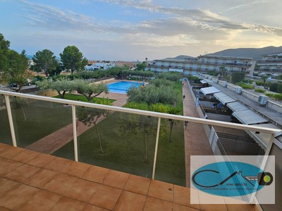 Piso en venta en Alcanar, con 2 dormitorios, baño y terraza