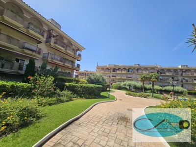 Piso en venta en Sant Carles De La Rapita, Zona Comercial, con 2 dormitorios, 2 baños, plaza de garaje, balcón y terraza