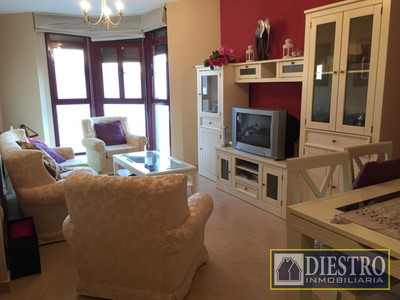 Apartamento en venta en Don Benito, Anexo Centro, con 2 dormitorios, baño, plaza de garaje y terraza