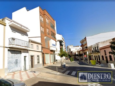 Casa en venta en Don Benito, Anexo Centro, con 4 dormitorios, 2 baños y terreno