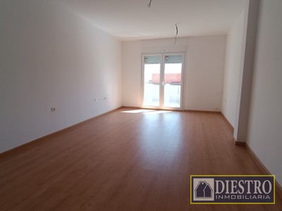 Piso en venta en Don Benito, Avd. De Cordoba, con 3 dormitorios, baño, plaza de garaje y trastero