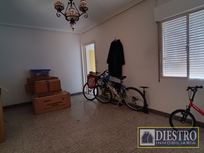 Piso en venta en Don Benito, Anexo Centro, con 5 dormitorios y baño
