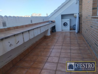 Ático en venta en Don Benito, Anexo Centro, con 2 dormitorios, baño y plaza de garaje
