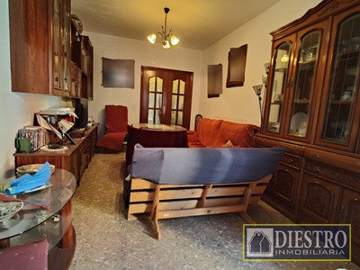 Piso en venta en Don Benito, Plaza Berlin, con 3 dormitorios, baño, aseo y 2 terrazas