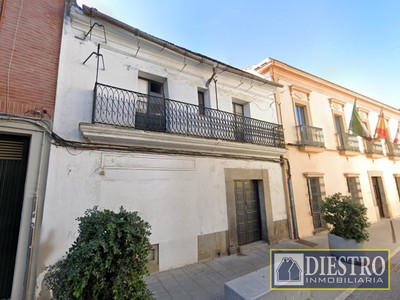Casa en venta en Don Benito, Centro, con terreno