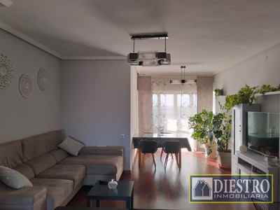 Piso en venta en Don Benito, Centro, con 4 dormitorios, baño, aseo y 2 terrazas