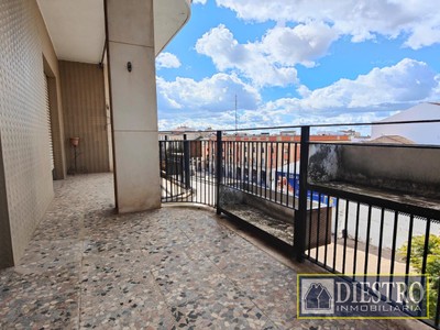 Piso en venta en Don Benito, Centro, con 4 dormitorios y 2 baños