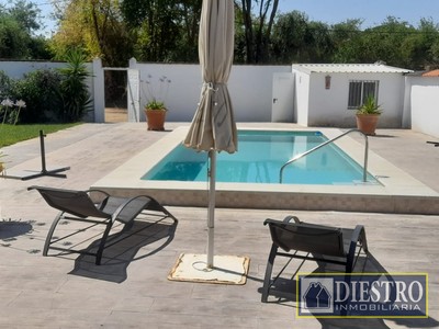 Chalet en venta en Don Benito, Las Arenas, con 3 dormitorios y 2 baños