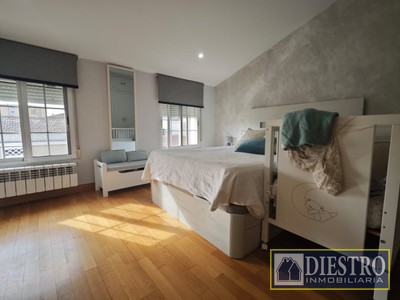 Casa en venta en Don Benito, San Sebastian, con 3 dormitorios, 2 baños, aseo, 2 plazas de garaje y 2 terrazas