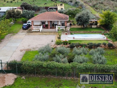 Chalet en venta en Medellin, Quinto Cecilio, con 3 dormitorios, baño y terreno