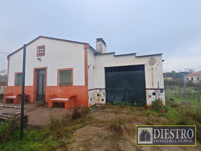 Chalet en venta en Don Benito, Las Arenas, con 4 dormitorios y baño
