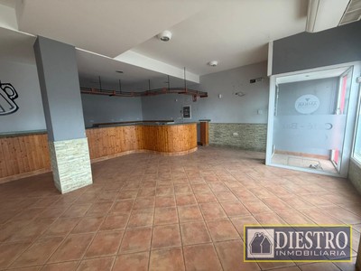 Local en venta en Don Benito, Calle Cañamero, con 2 baños
