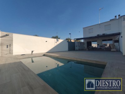 Unifamiliar en venta en Villanueva De La Serena, El Rodeo, con 3 dormitorios, 3 baños y terreno