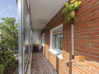 Piso en venta en Leganés, con 2 dormitorios, baño y terraza
