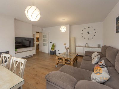 Adosado en venta en Villamiel De Toledo, con 4 dormitorios, 3 baños, 3 plazas de garaje y 2 terrazas