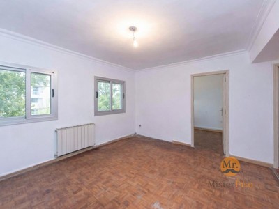 Piso en venta en Madrid, con 2 dormitorios y baño