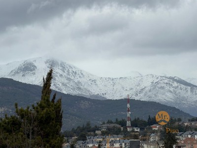 Piso en venta en Collado Villalba, con 3 dormitorios, baño y terraza