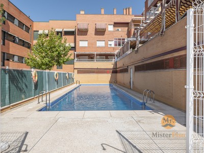 Piso en venta en Leganés, con 2 dormitorios, 2 baños, plaza de garaje y trastero