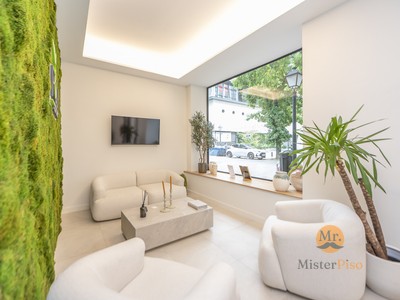 Local en venta en Madrid, con 2 baños