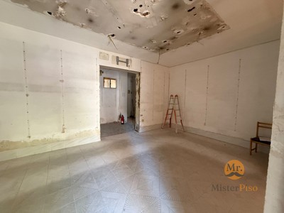 Piso en venta en Leganés, con 2 dormitorios y baño
