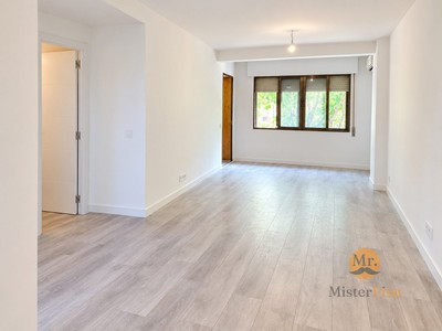 Piso en venta en Fuenlabrada, con 3 dormitorios, baño, trastero y terraza