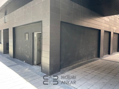 Local en alquiler en Erandio, Proximo Iglesia, con baño