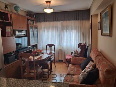 Piso en venta en Erandio, Proximo Ambulatorio, con 3 dormitorios, baño y balcón